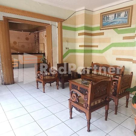 Hotel Palem 2 Syariah Malang Redpartner Exterior photo